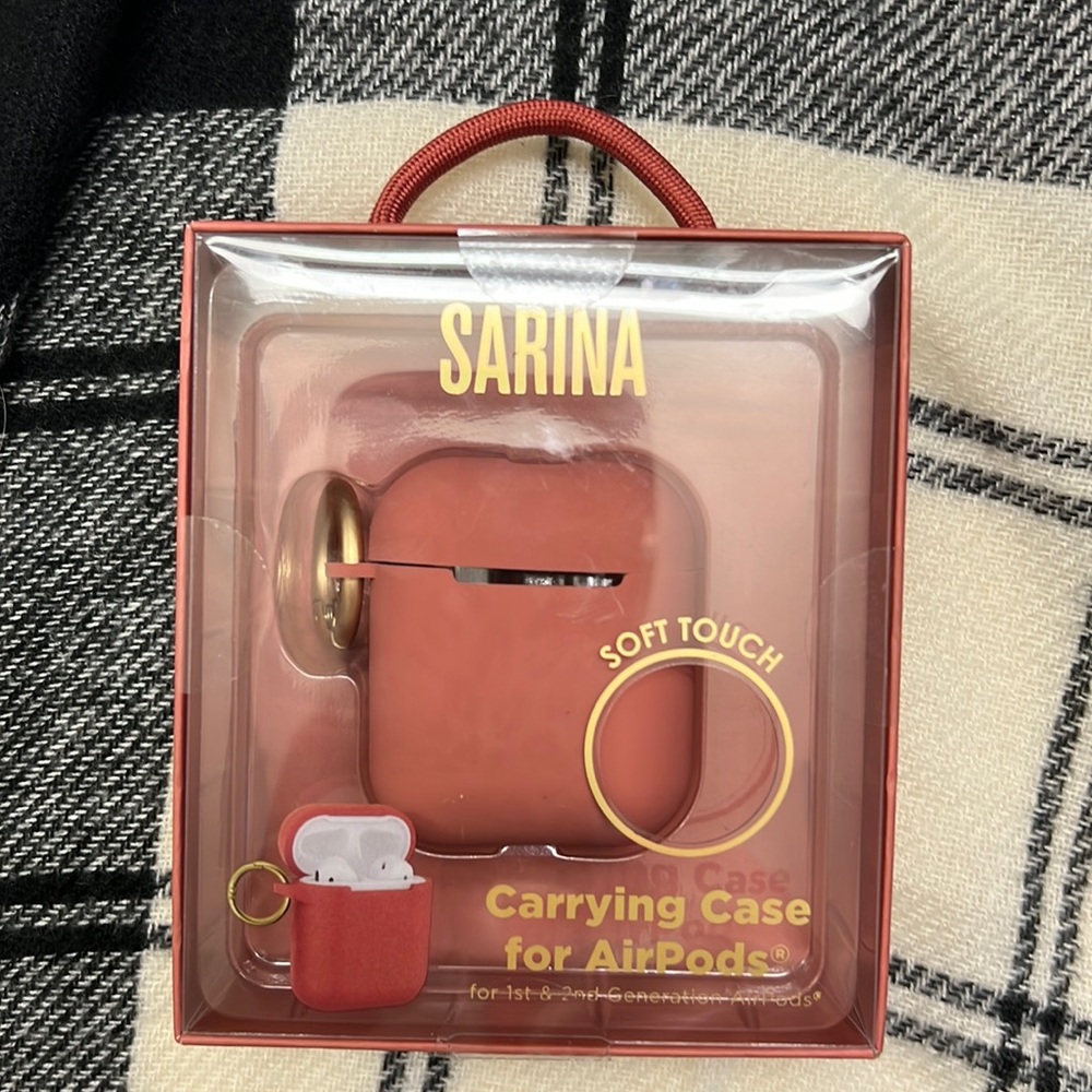 Sarina carrying case for AirPods